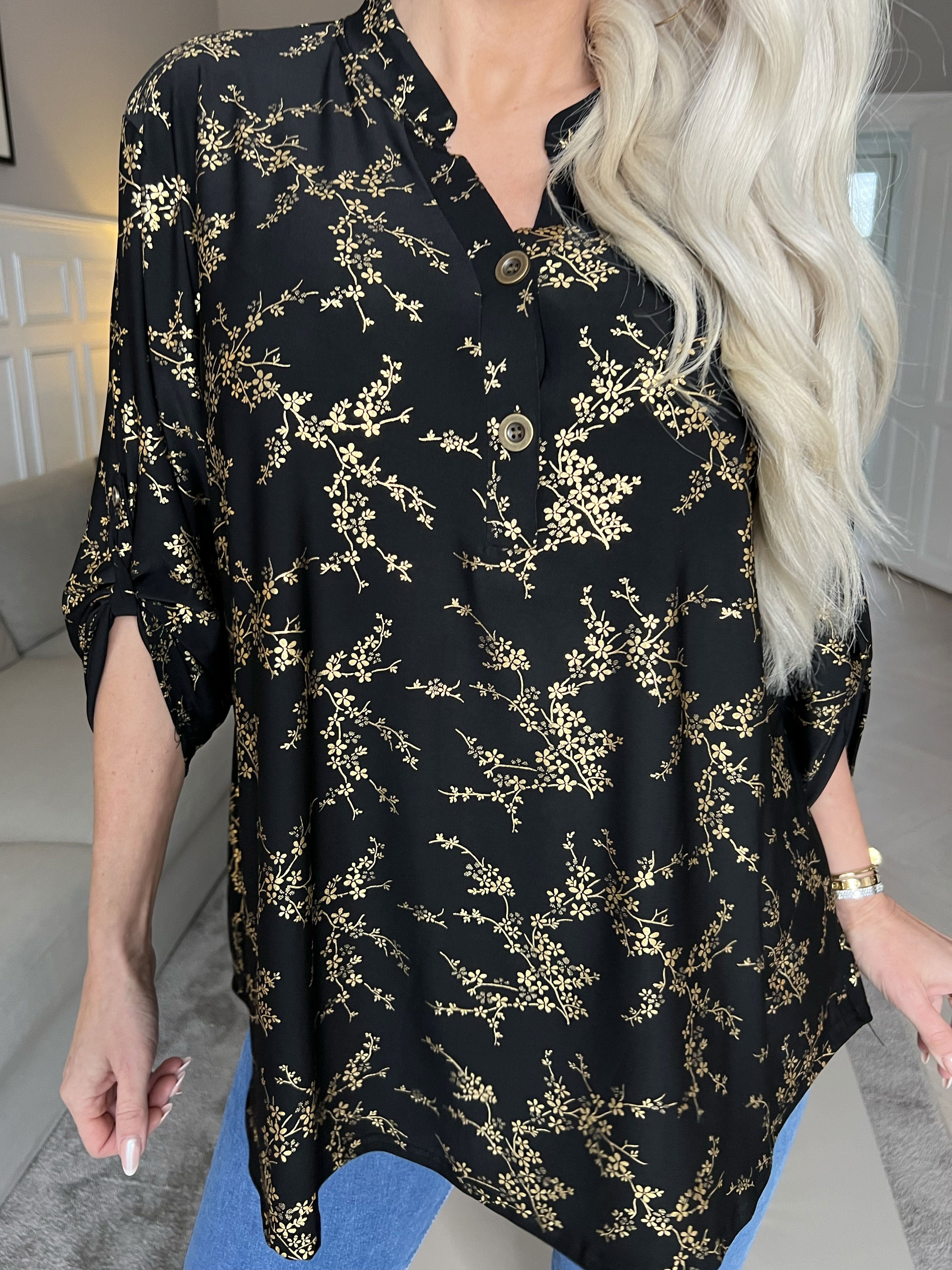 Ebba Gold - Sød bluse i elastisk stof med gulddetaljer